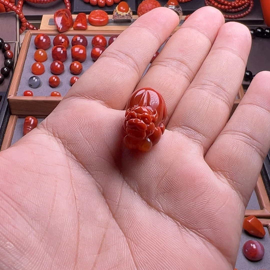 南红玛瑙未镶嵌珠宝奇石