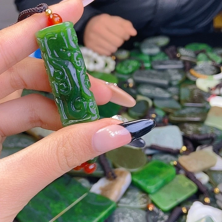 颈饰未镶嵌和田玉