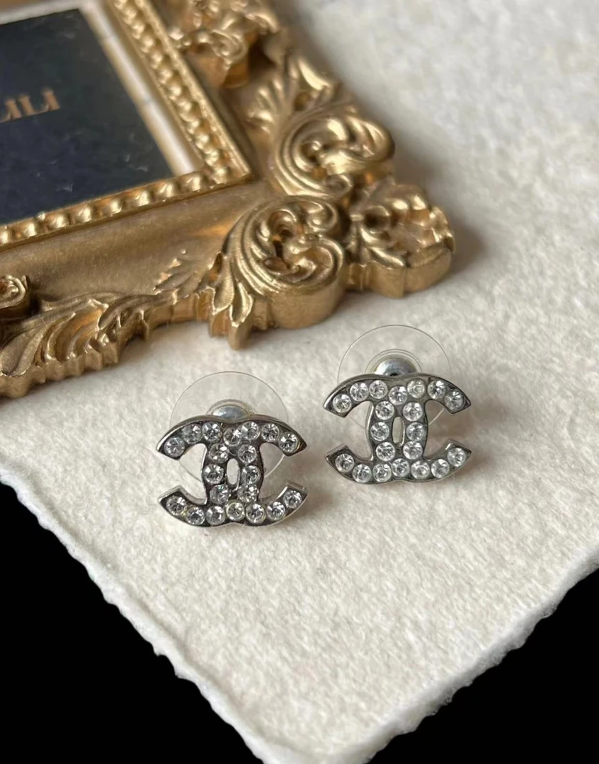 95新 Chanel/香奈儿 12A银色经典满钻双c小号耳钉 13917223