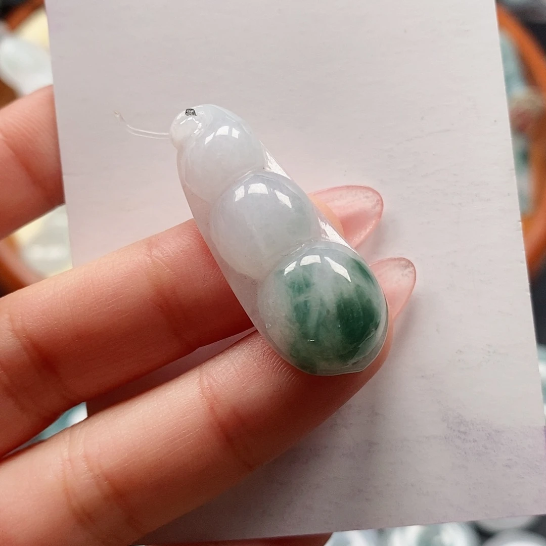 翡翠颈饰未镶嵌天然翡翠