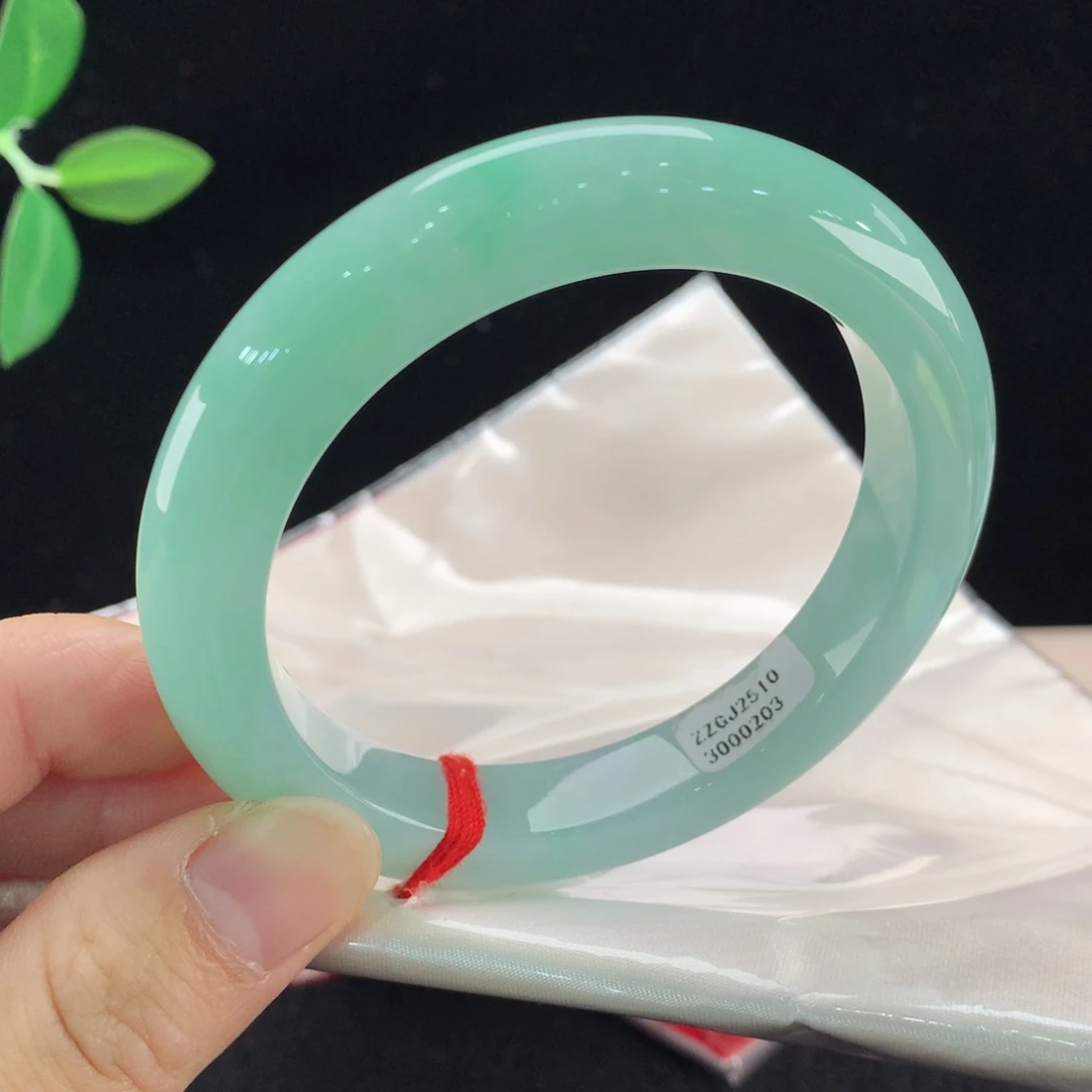 翡翠未镶嵌手镯0203