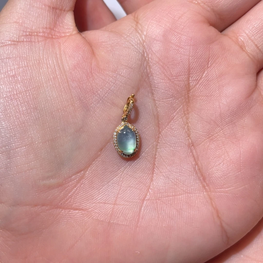 【闪购商品】颈饰18K金镶嵌翡翠就*样