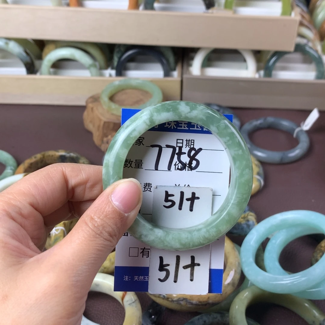 蛇纹石玉手镯未镶嵌7758