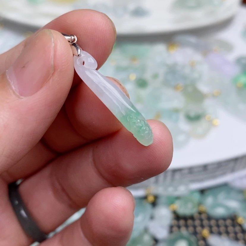 【闪购商品】翡翠吊坠(不含链)未镶嵌玉米