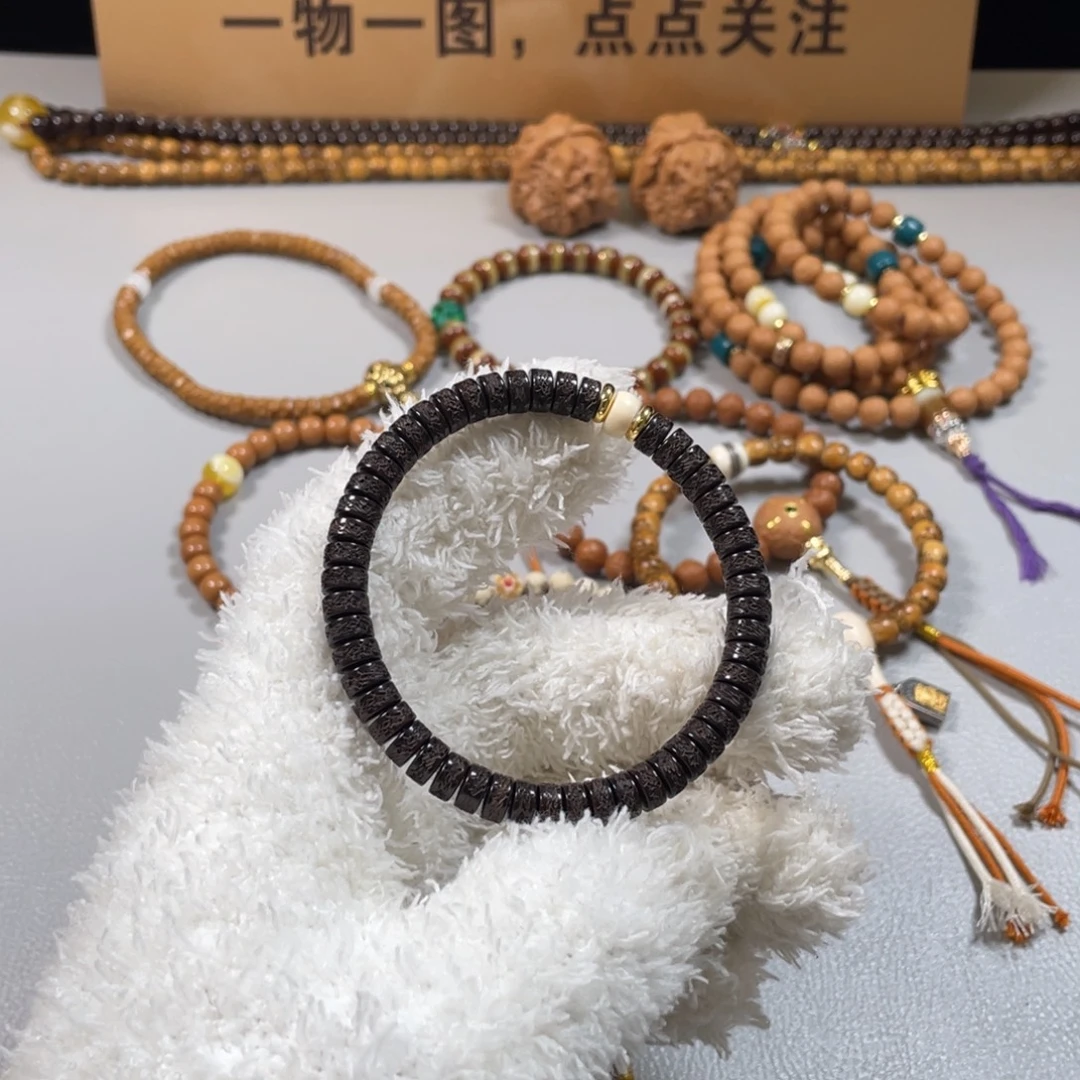 椰蒂吊坠。。。。。。。。。。。