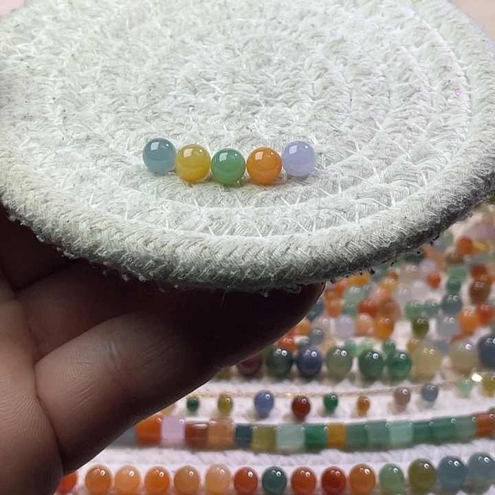 翡翠散珠未镶嵌定制翡翠卡6+，一组