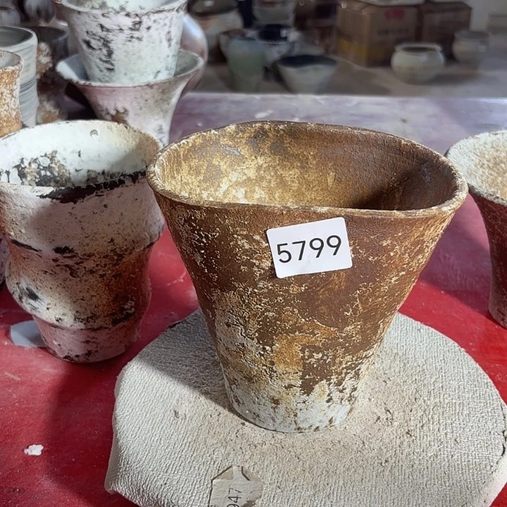 摆件高16，口17，有孔5799