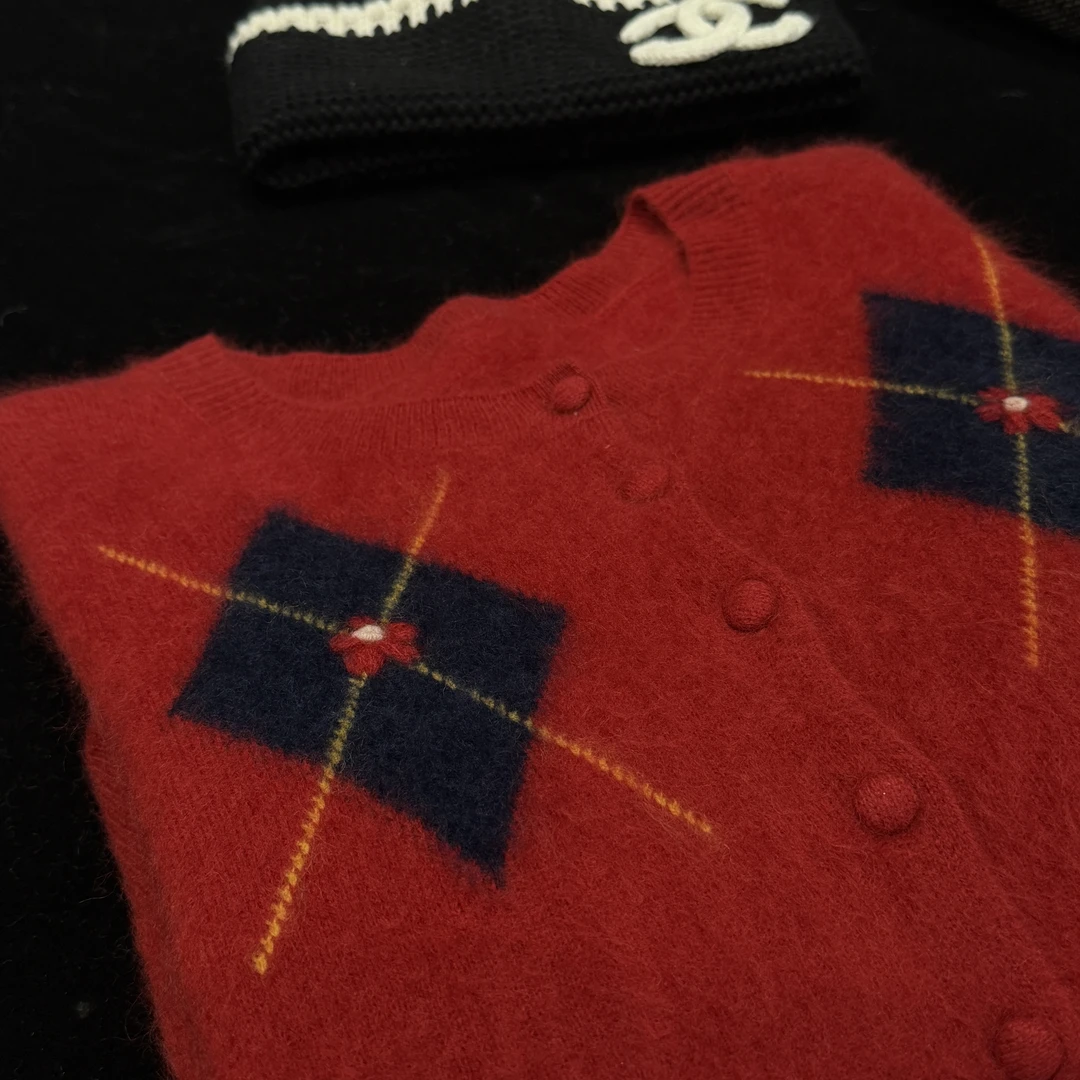 【元元】2025秋冬圣诞红色 氛围感 气质针织打底长袖毛衣10509