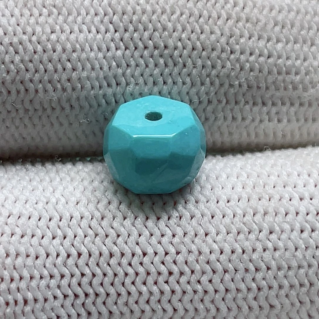 绿松石颈饰未镶嵌