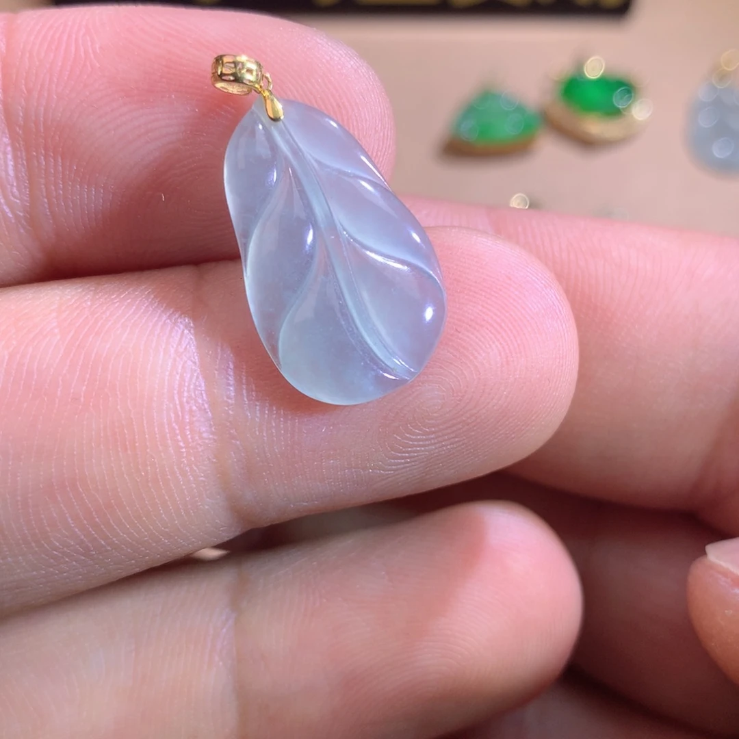 翡翠18K金镶嵌颈饰翡翠