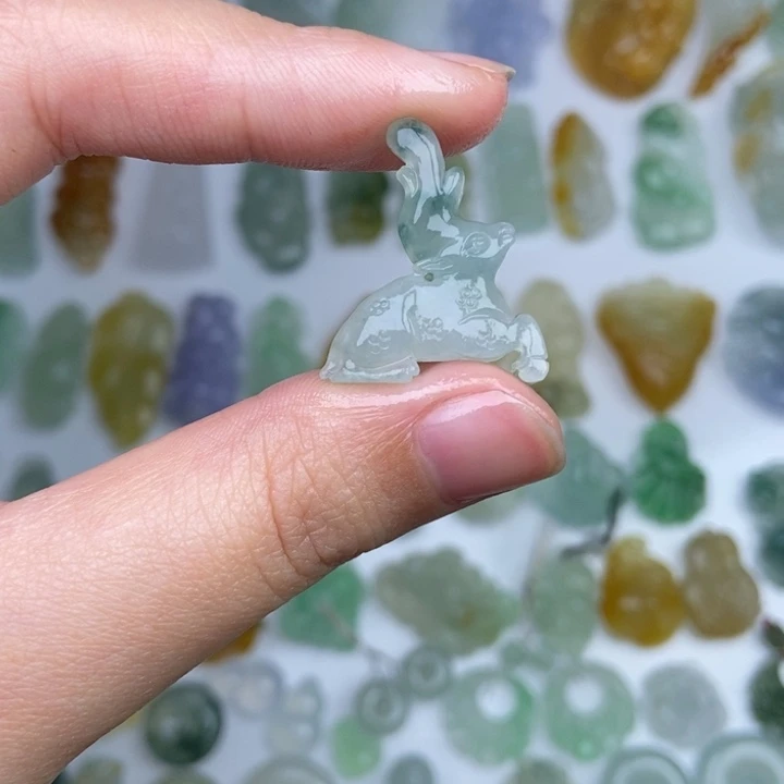 定制翡翠未镶嵌鹿