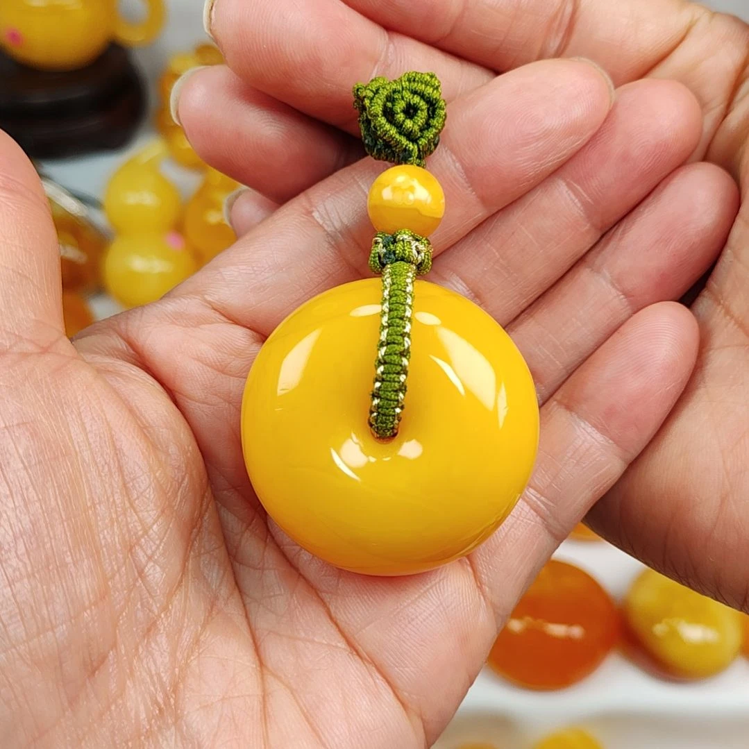 蜜蜡吊坠(赠链)未镶嵌