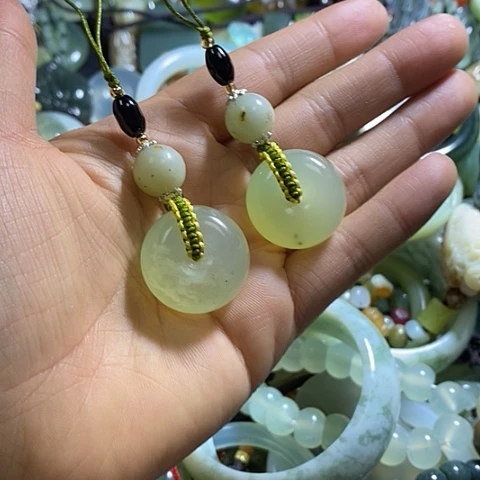 岫玉手机挂件未镶嵌一个多样性发货