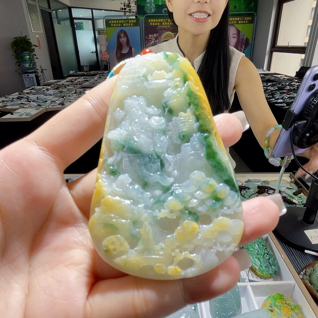 颈饰未镶嵌翡翠一个