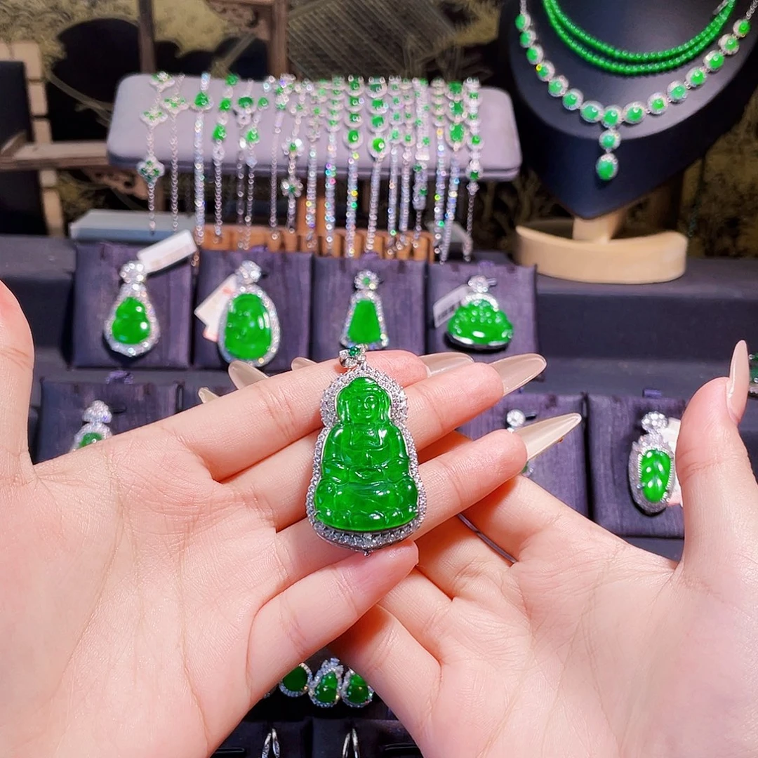 随****翡翠银S925镶嵌颈饰观音