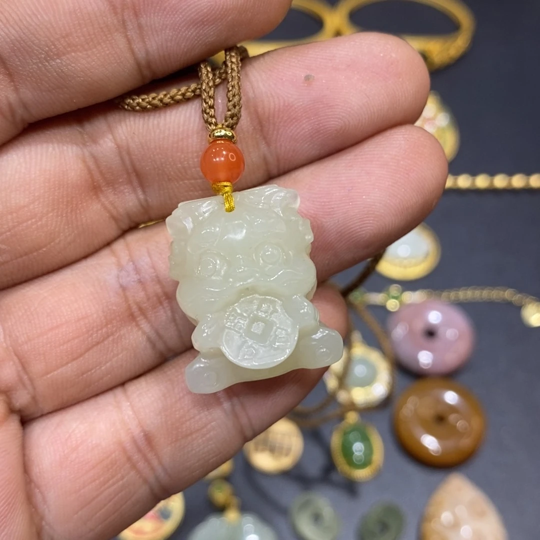 和田玉颈饰未镶嵌