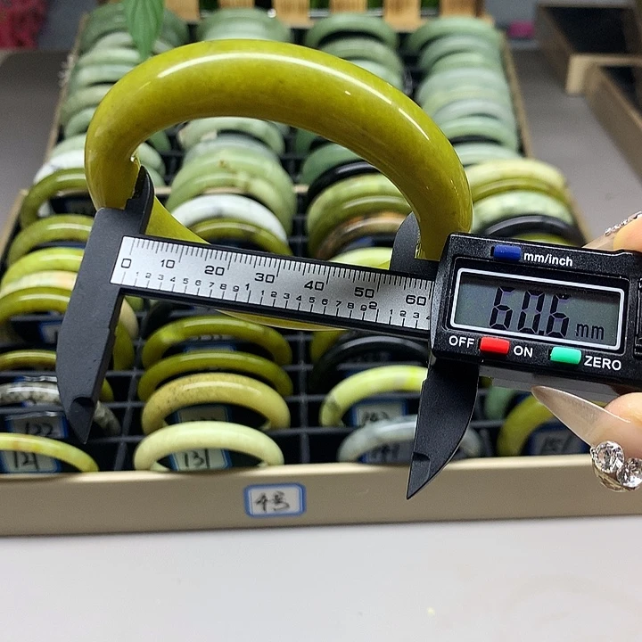 未镶嵌蛇纹石玉手镯128