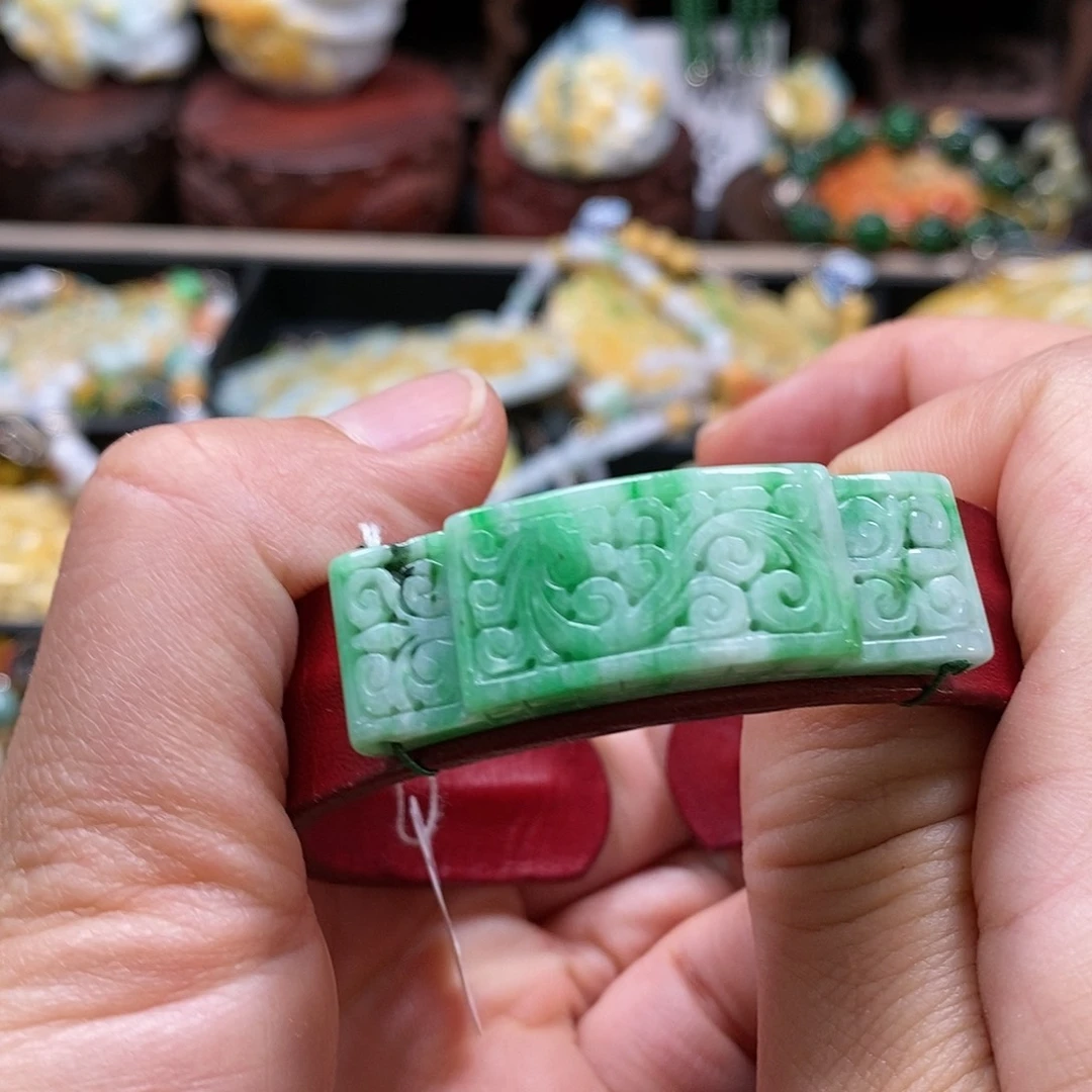 翡翠颈饰未镶嵌那*翡翠