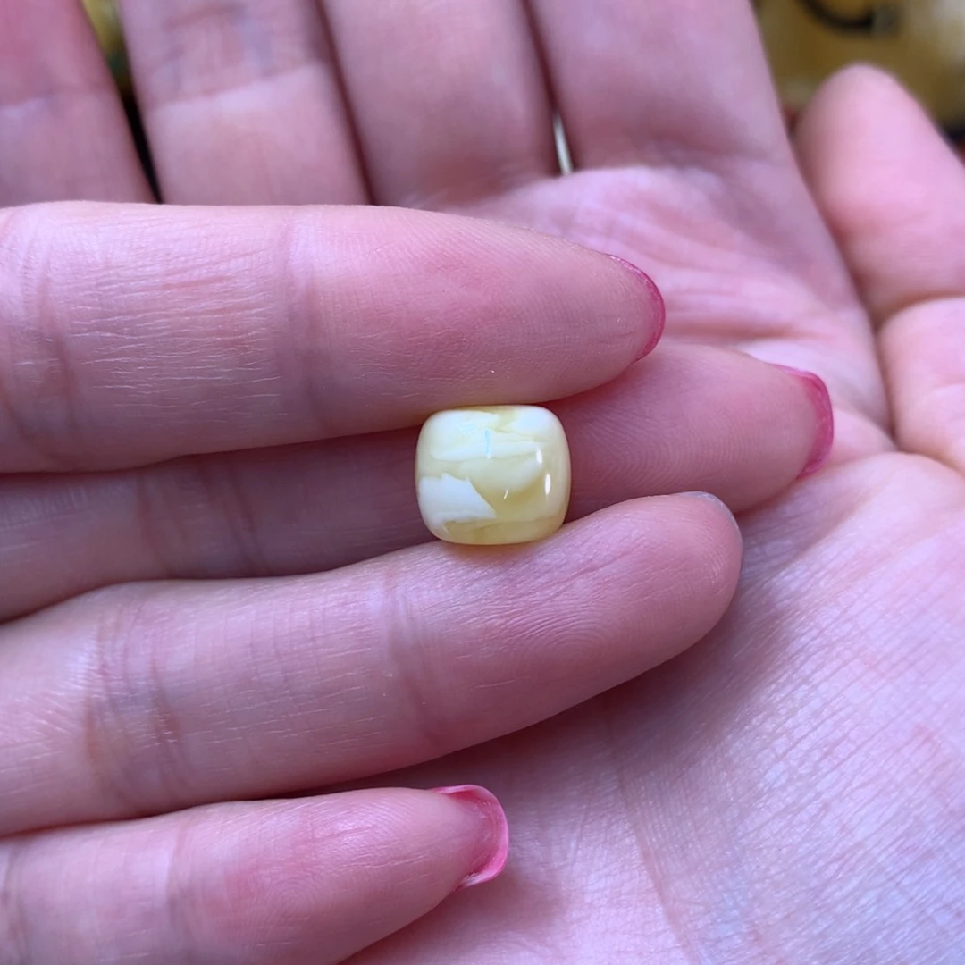 未镶嵌琥珀裸石蜜蜡