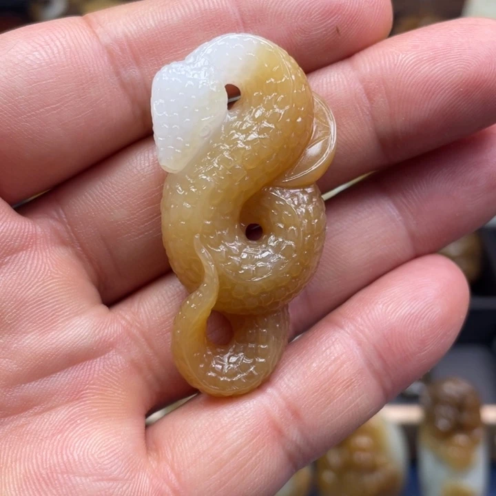 颈饰未镶嵌和田玉