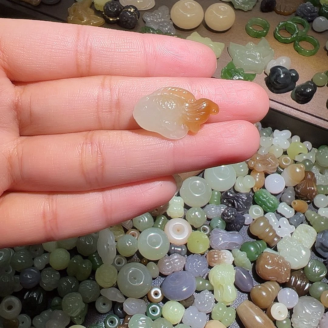 煙***姐和田玉未镶嵌珠宝半成品