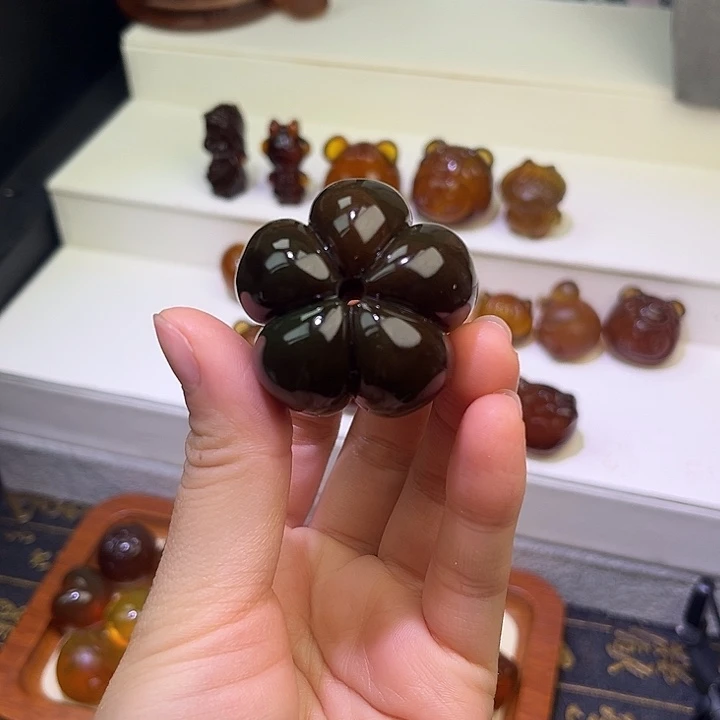 未镶嵌琥珀裸石琥珀