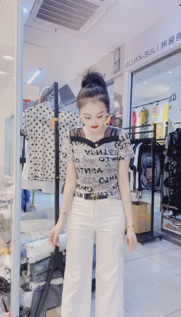 【小玉】新款网纱拼接时尚烫钻修身显瘦百搭T恤上衣