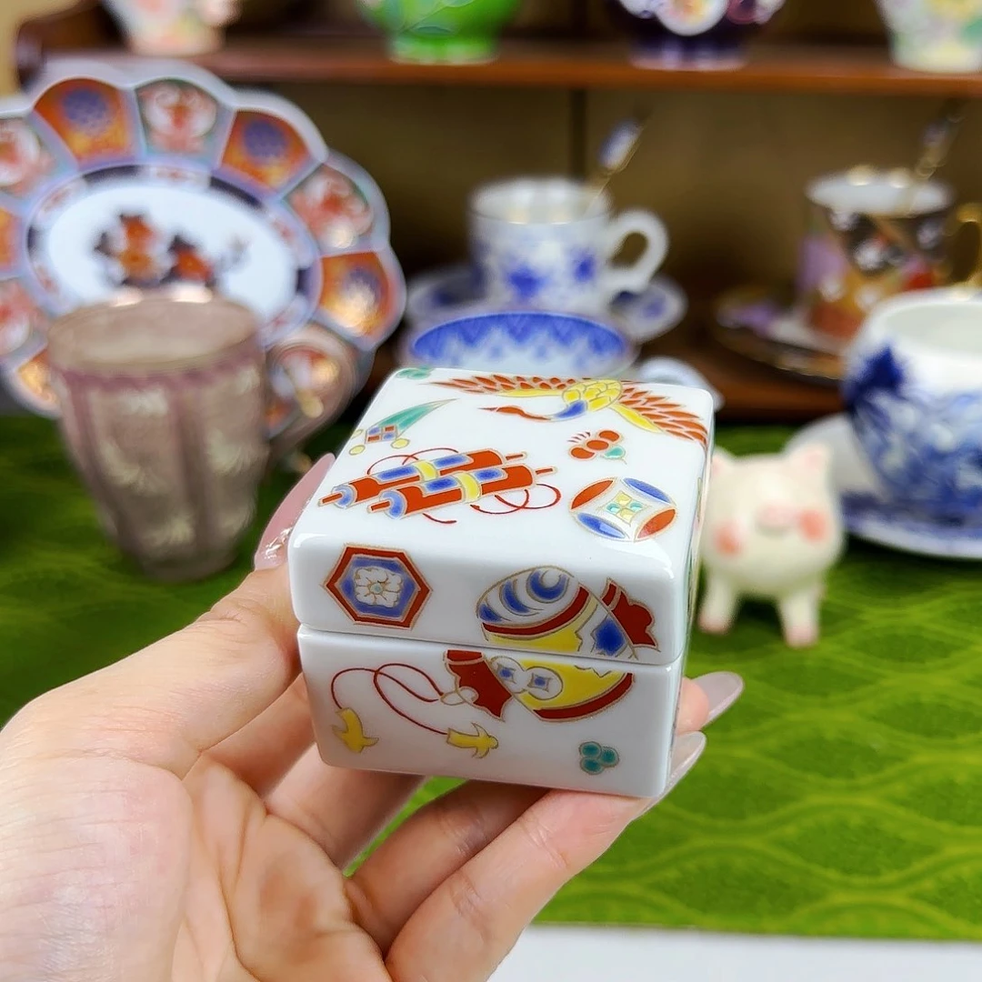 它家陶瓷真的很好看！香盒