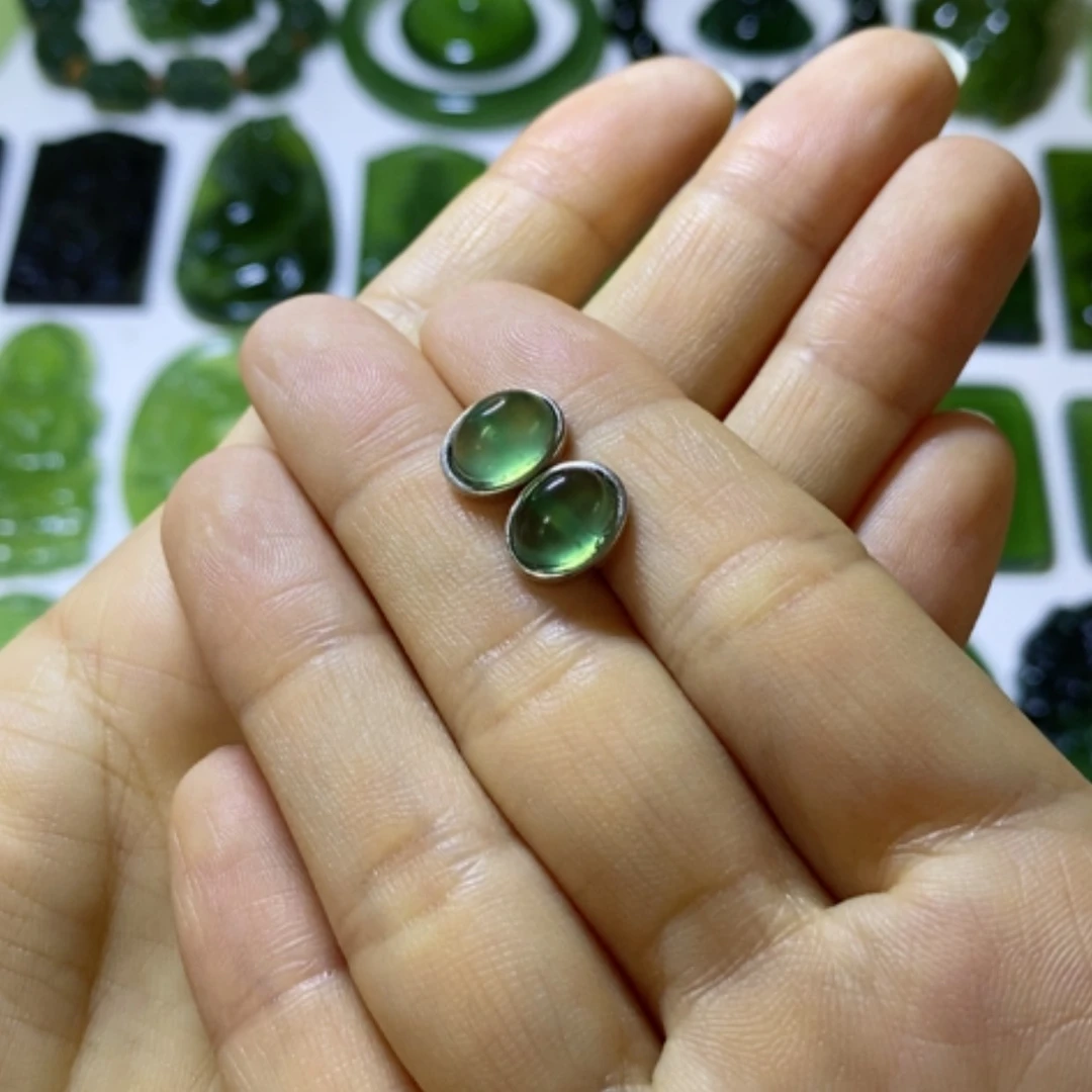 【闪购商品】银S925镶嵌蛇纹石玉颈饰