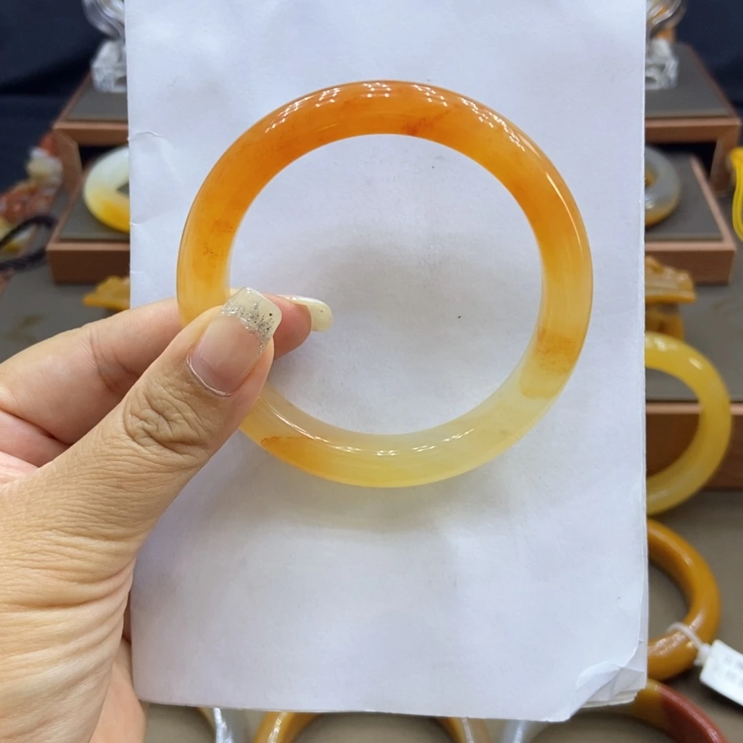 钰***仑石英质玉（黄龙玉）未镶嵌手镯H