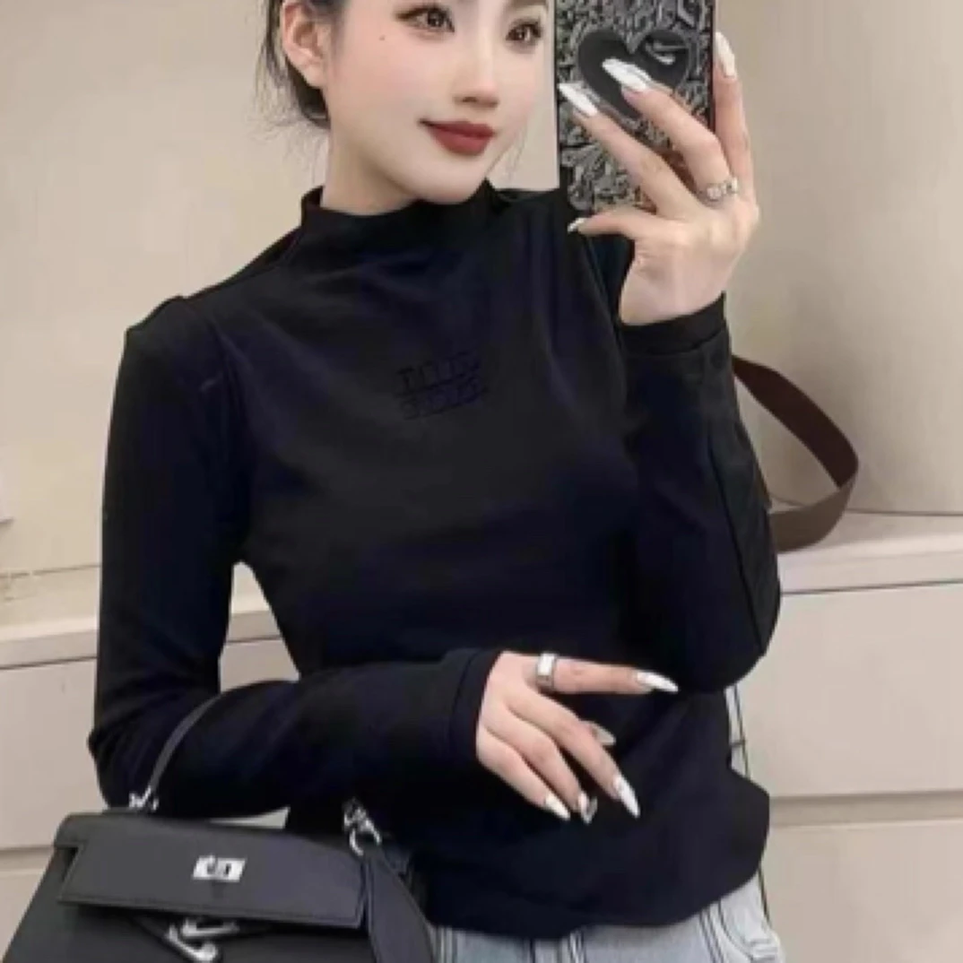 深圳MMOUHUO新款字母拼色纯色修身小版打底T恤