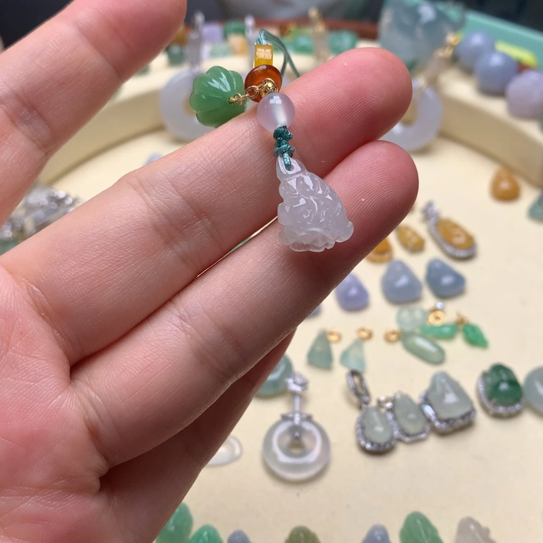 翡翠未镶嵌颈饰翡翠白菜
