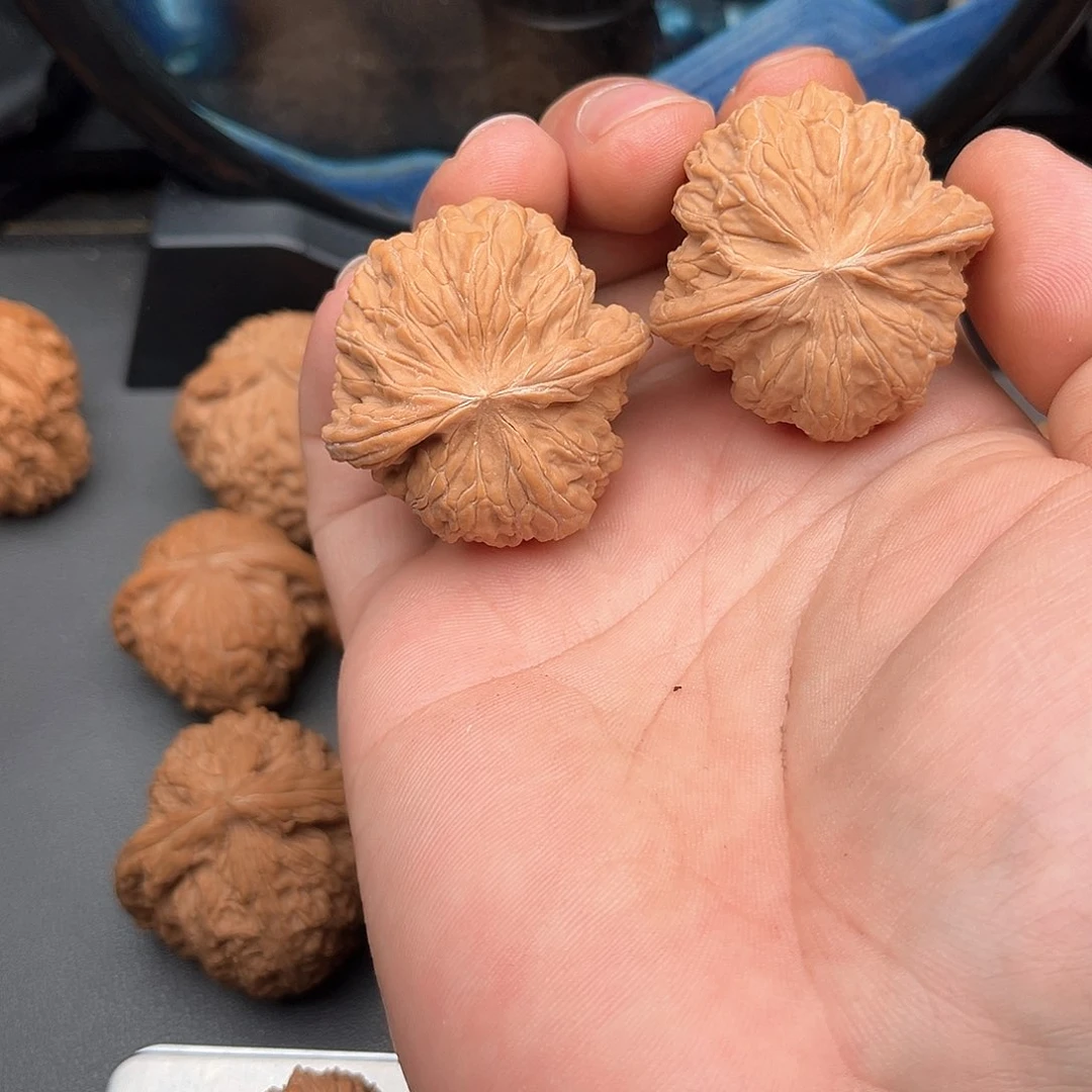 文玩核桃吊坠养****哥磨盘