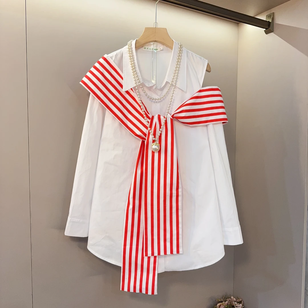 大码披肩衬衫女设计感小众春装2025新款条纹露肩开衫中长款上衣