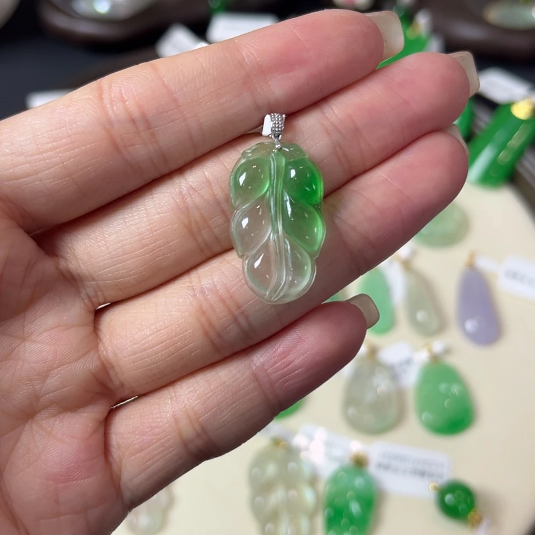 C****l金枝叶吊坠Y9070