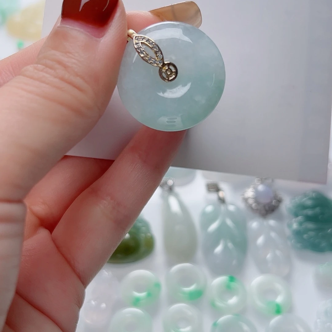 翡翠颈饰未镶嵌翡翠吊坠