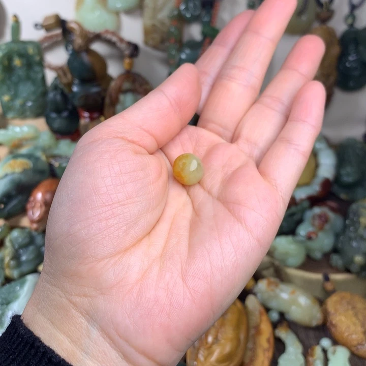 岫岩河磨玉（透闪石质玉）配饰未镶嵌虚**生