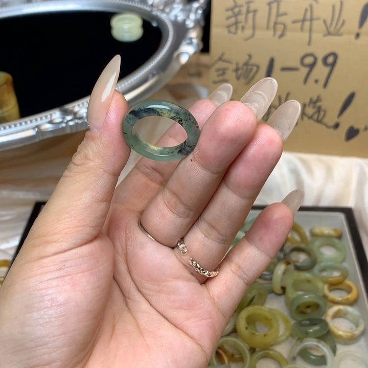 点***君合金蛇纹石玉戒指