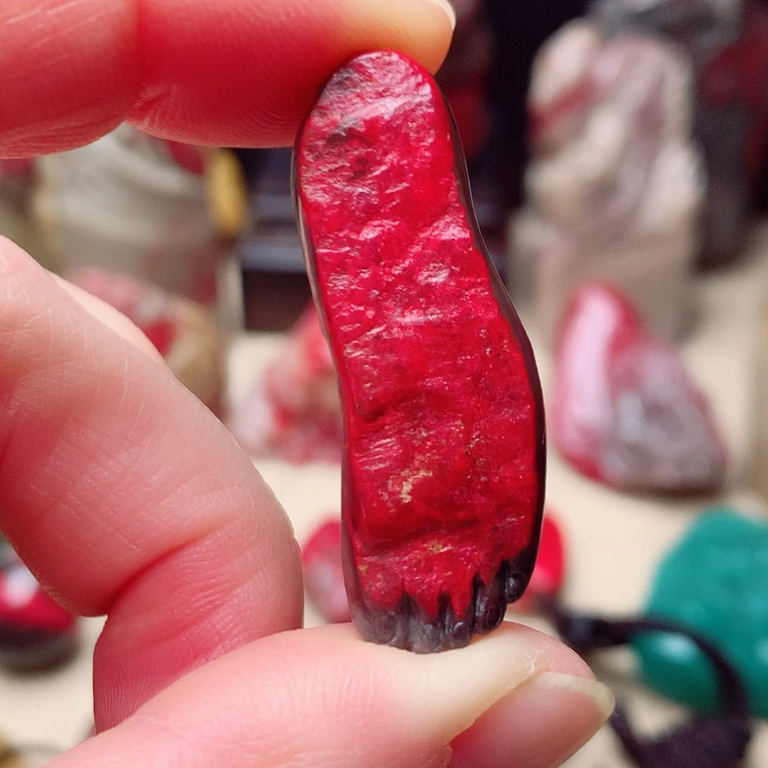 昌化鸡血石精美挂件