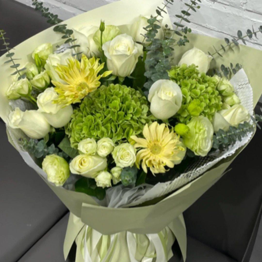 【小清新】11枝白玫瑰加绣球等配花混搭花束生日礼物（店内实拍）