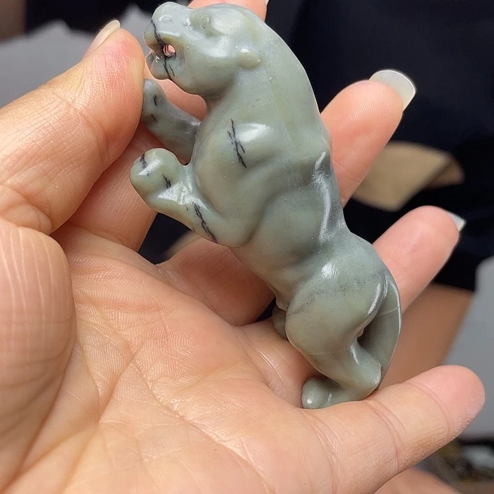 和田玉未镶嵌把件