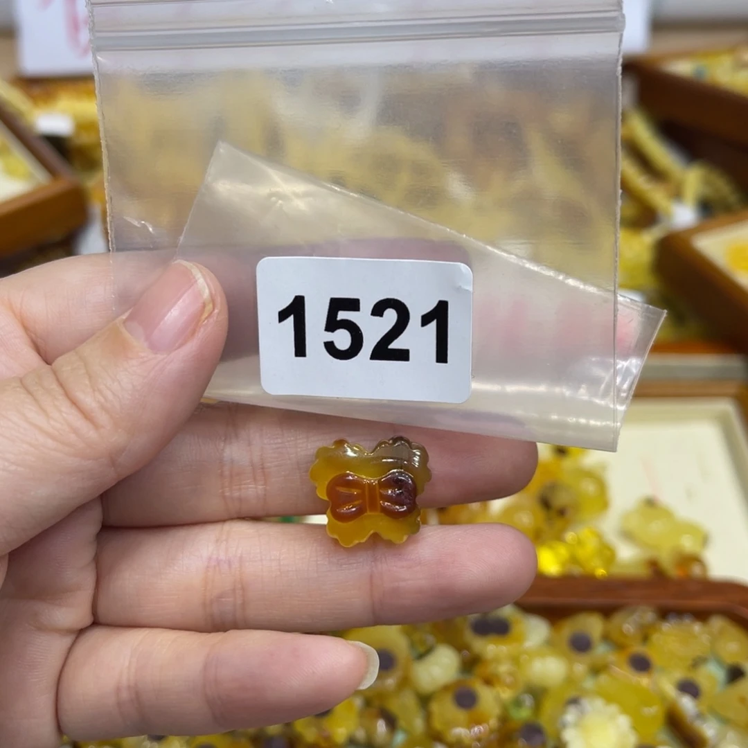 琥珀珠宝奇石未镶嵌