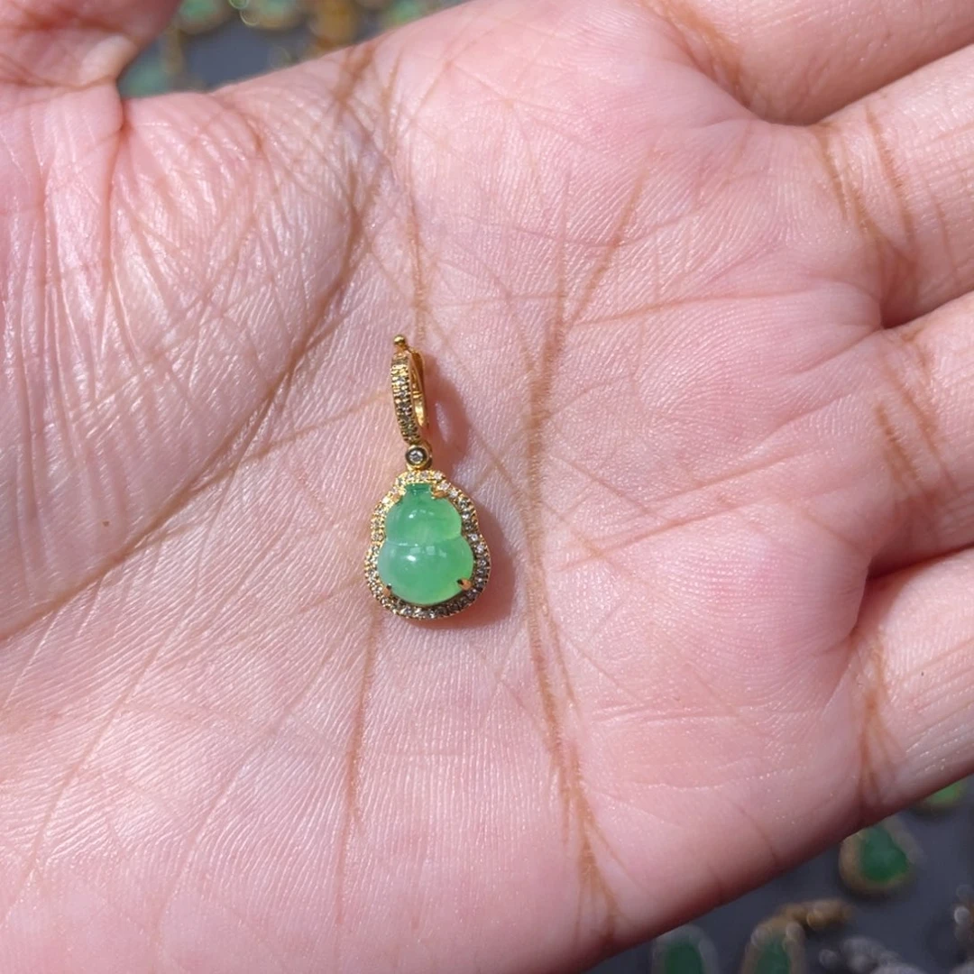 吊坠(不含链)18K金镶嵌翡翠?*