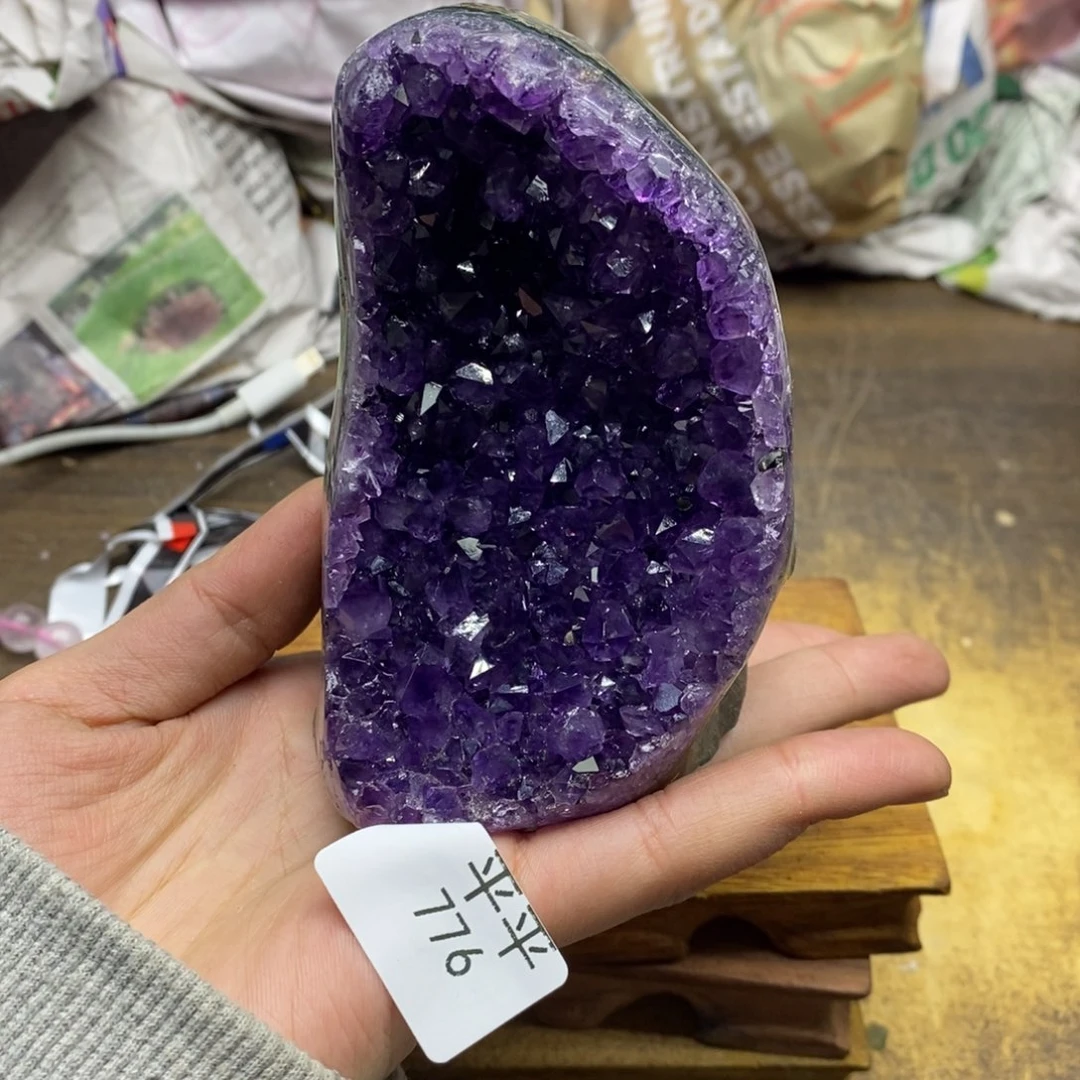 紫晶乌拉圭未镶嵌