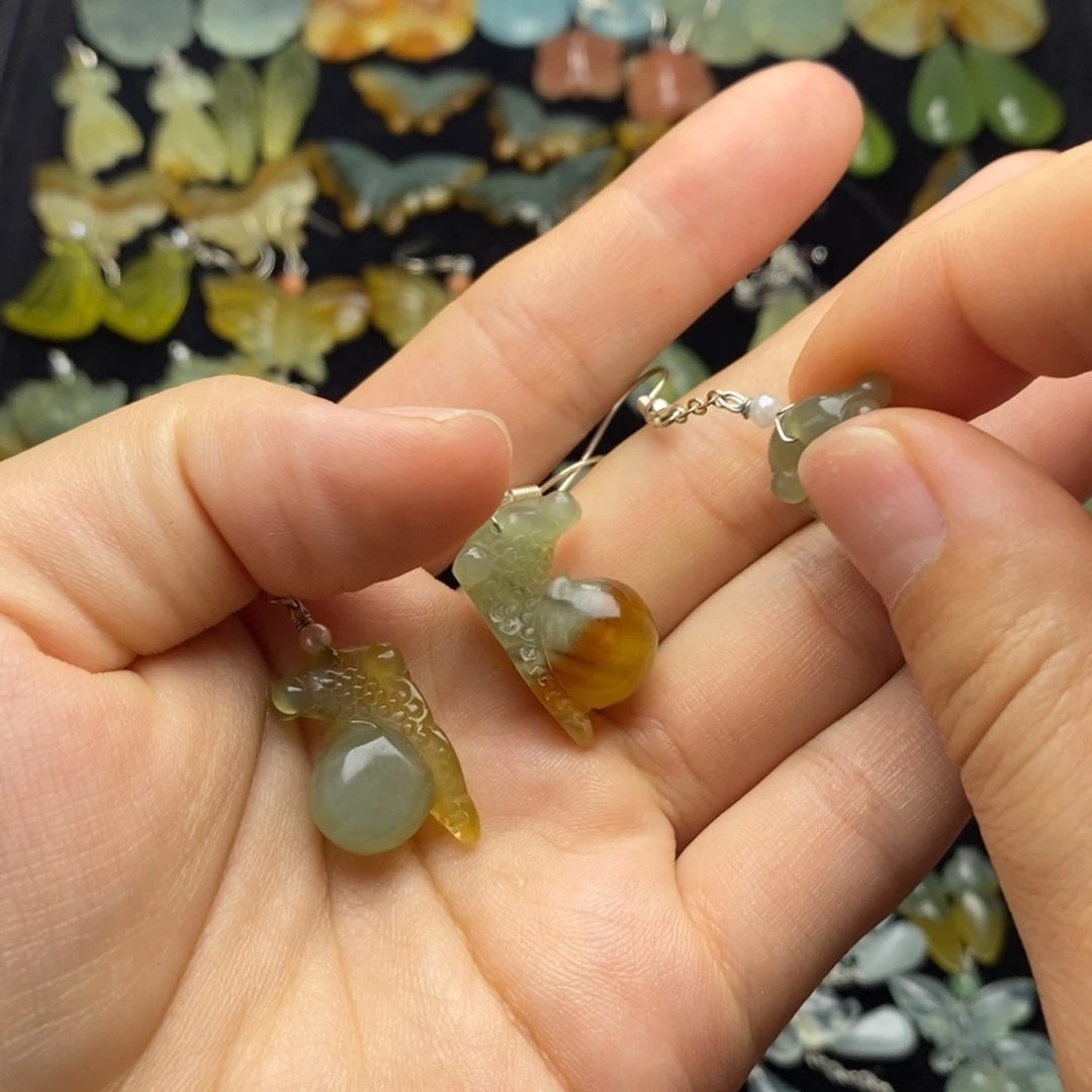 一***官蛇纹石玉未镶嵌耳饰/颈饰