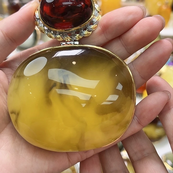 琥珀未镶嵌珠宝奇石