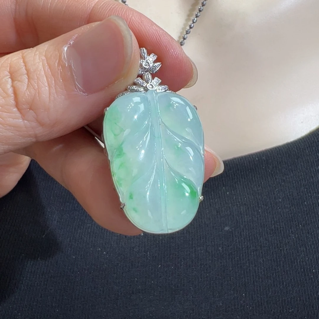 翡翠吊坠(不含链)18K金镶嵌