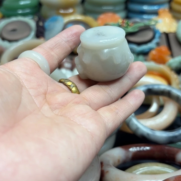 石英岩玉合金颈饰