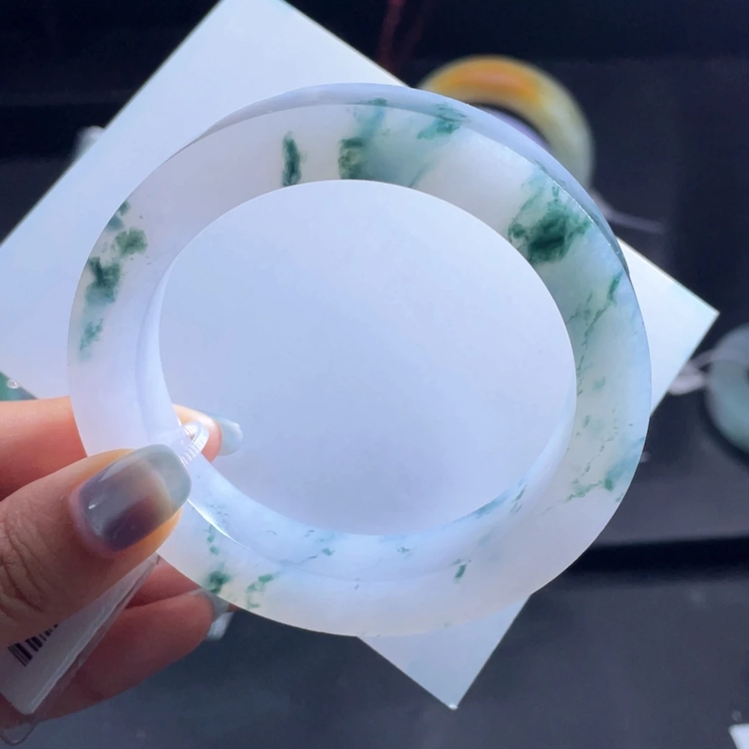 未镶嵌手镯定制翡翠