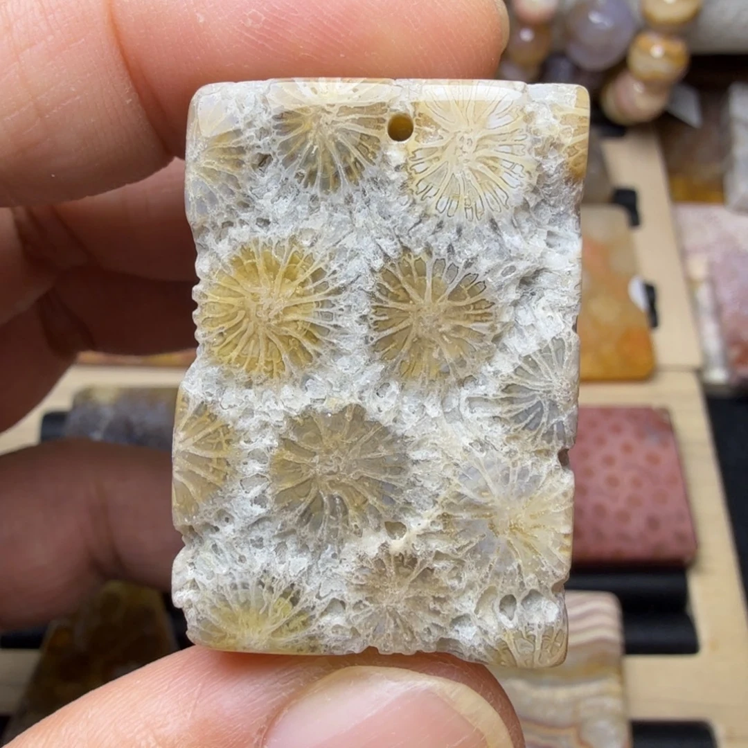 硅化玉未镶嵌纯天然色有机玉石保真色瑕疵特价不退换无珠无绳